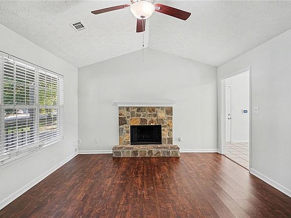 5th image of 65 Belmont Cir