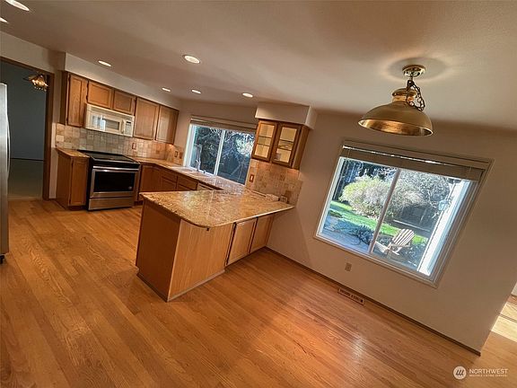 4th image of 14131 177th Avenue NE