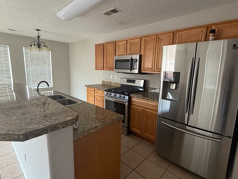 5700 Pinnacle Peak Ct NW — Photo 2