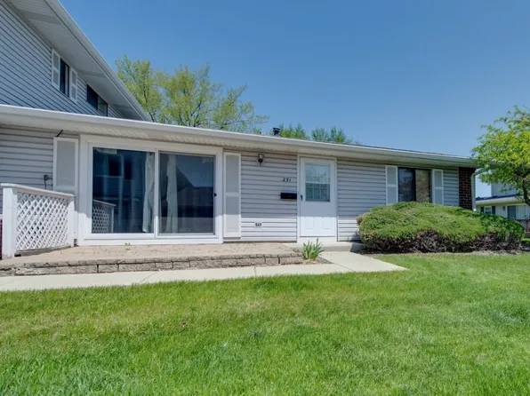 231 Barcliffe Ln #231, Schaumburg, IL 60194