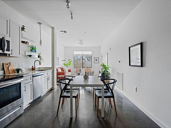 4th image of 1900 12th Ave S APT 212