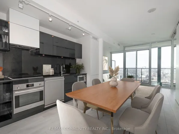 125 Peter St, Toronto, ON