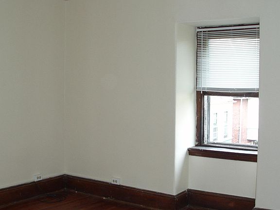 Rear Room Facing Back Yards