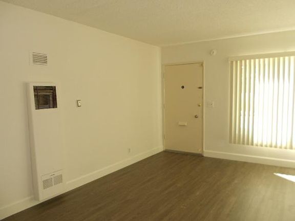 5th image of 10758 Santa Monica Blvd