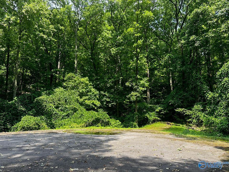 2nd image of 400 Northwoods Trl