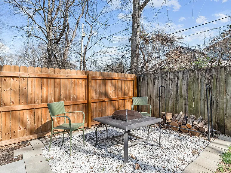 209 Errol Ln — Photo 34