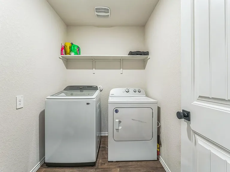 821 Bahia Pl — Photo 24