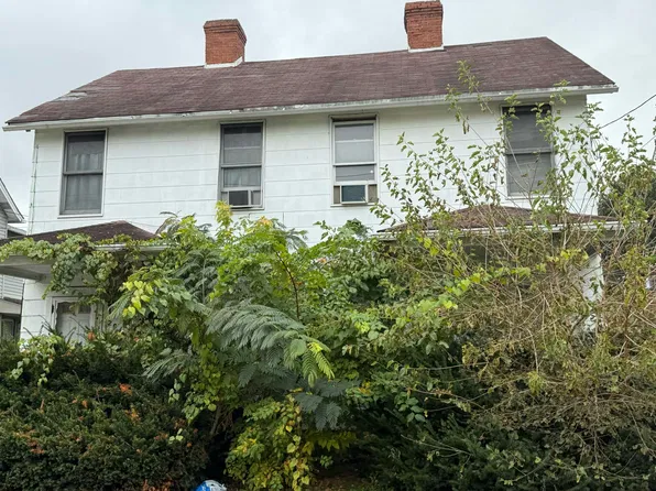 128-130 N 10th St, Connellsville, PA 15425