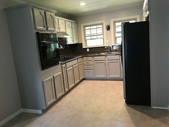 3rd image of 1606/1608 Hill St