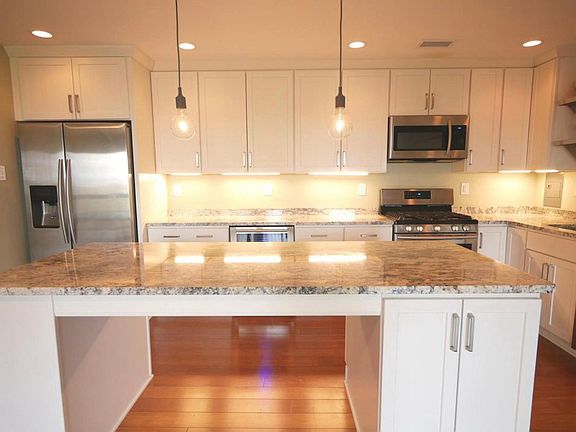 5th image of 170 Talbott St APT 207