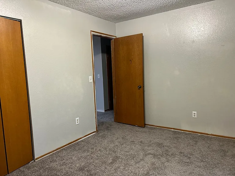 1120 Joyce Dr — Photo 6