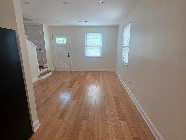 636 Burns St SE — Photo 5