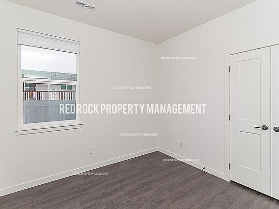 4th image of 624 S Crescent Ln #1