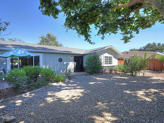 3rd image of 221 Willow Dr