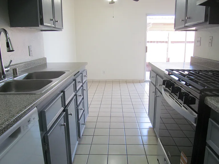 3518 Villa Knolls North Dr — Photo 10