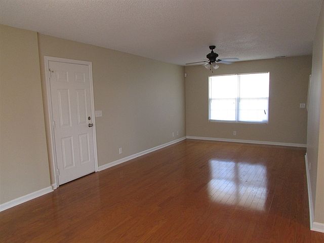 2nd image of 2849 Elijah Dr #00