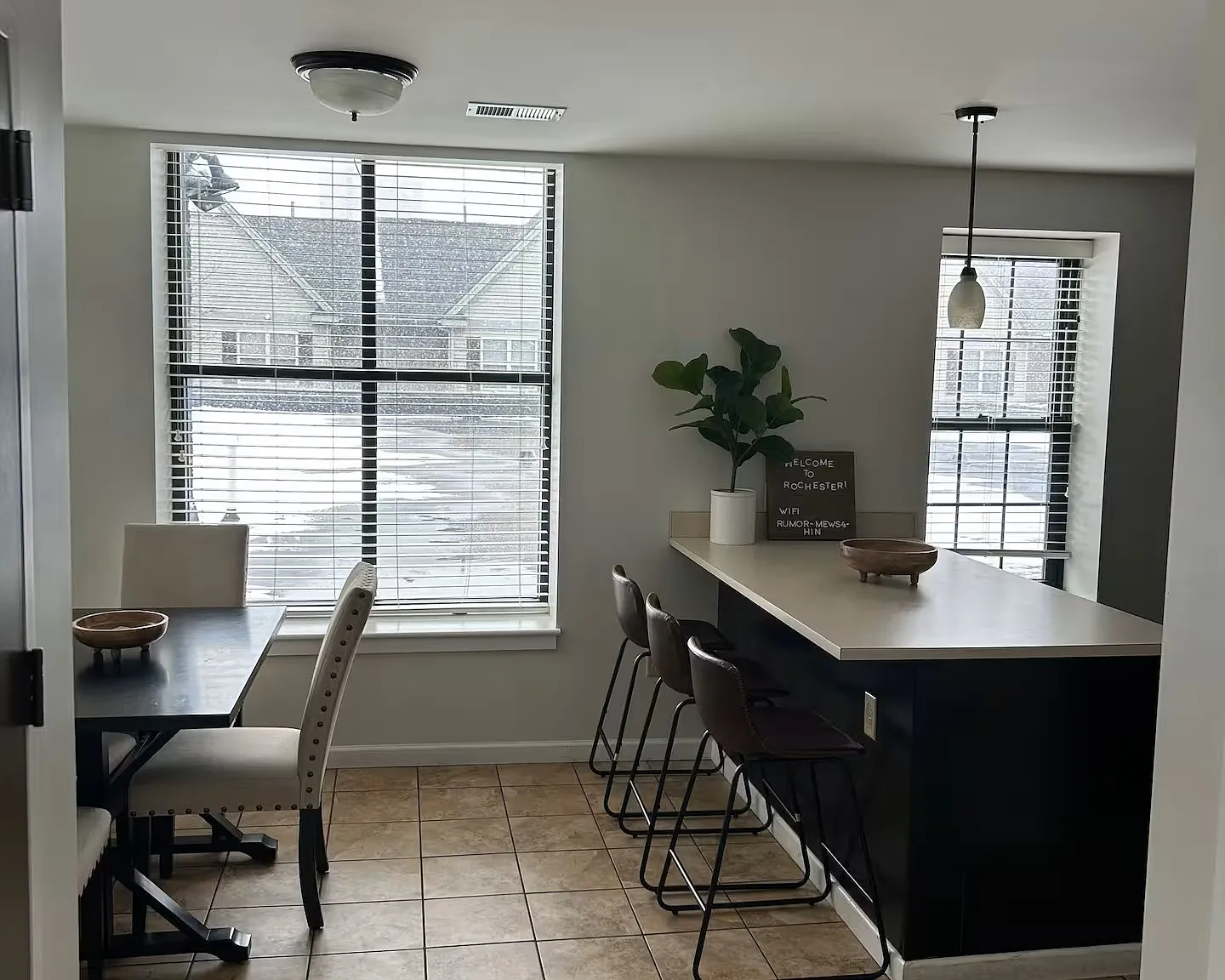 2 bed, 1350 sqft, $2,000 — Photo 4