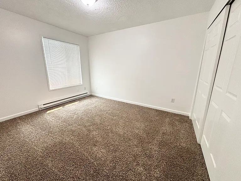 1200 E Powell Blvd #10 — Photo 17