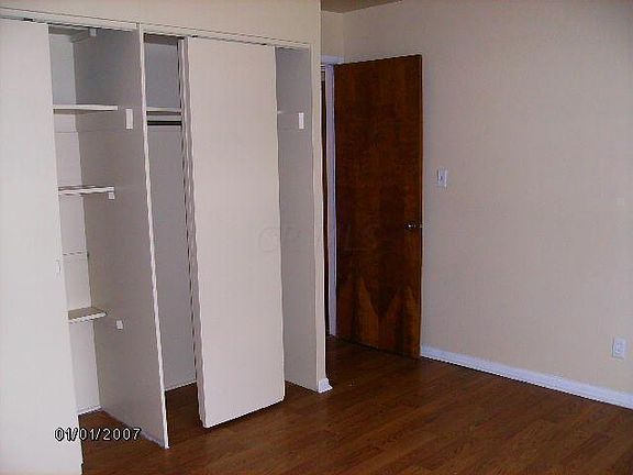 5th image of 241 E Park Ave