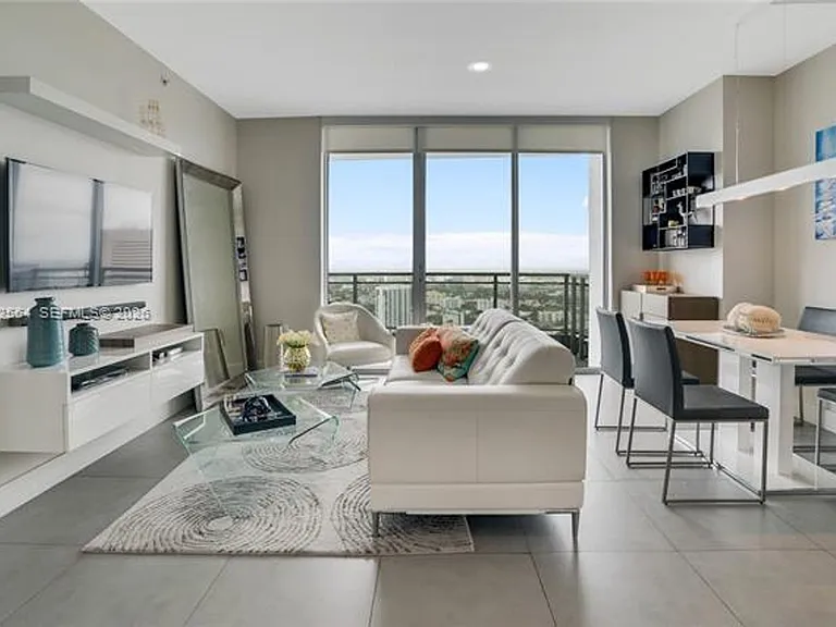 90 SW 3rd St #4308 — Photo 7