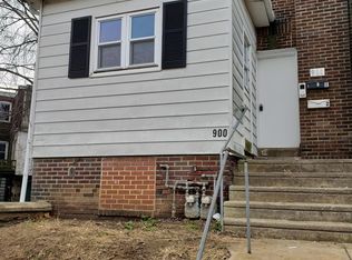 900 Clover Ln, Chester, PA 19013