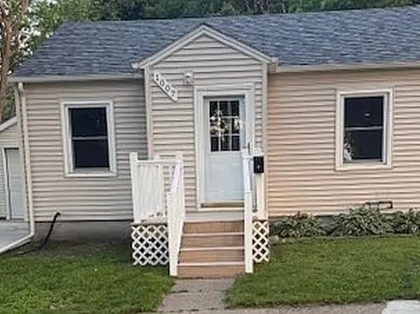 1007 9th Ave N, Clear Lake, IA 50428