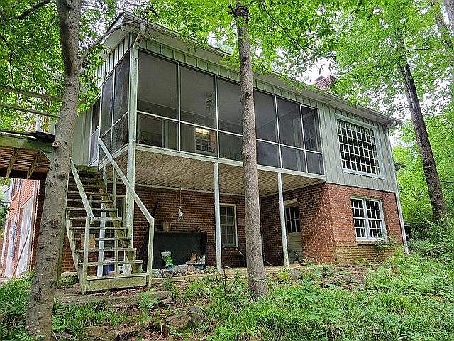 2nd image of 717 Kendall Dr