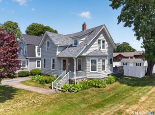24 Hatch St, Mystic, CT 06355