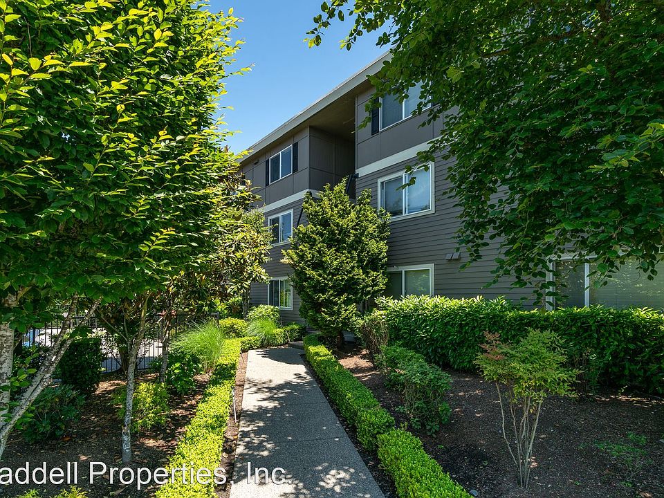 1st image of 10304 NE 68th St #4133738