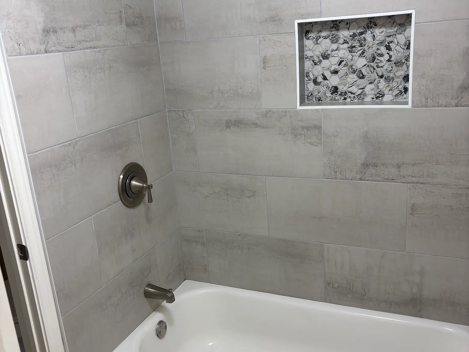 2 bed, 1.5 bath, 930 sqft, $1,000 — Photo 3