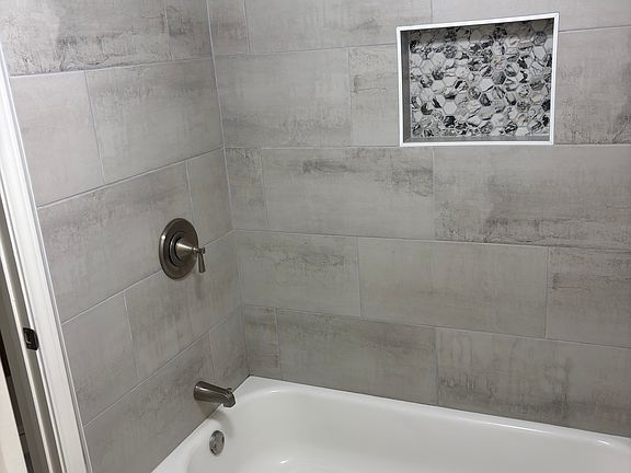 3rd image of 1905 Jephson Ln #8