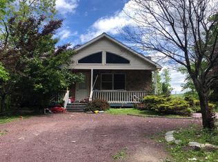 1205 Saint Anton Ct, Henryville, PA 18332