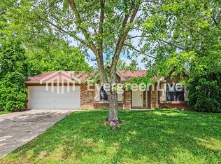 6877 Charlesgate Rd, Dayton, OH 45424