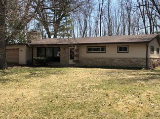 N50W15789 Honeysuckle Ln, Menomonee Falls, WI 53051