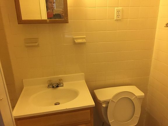 4th image of 3617 28th Ave APT 1R