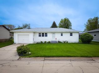 509 Opal Ln, Norfolk, NE 68701
