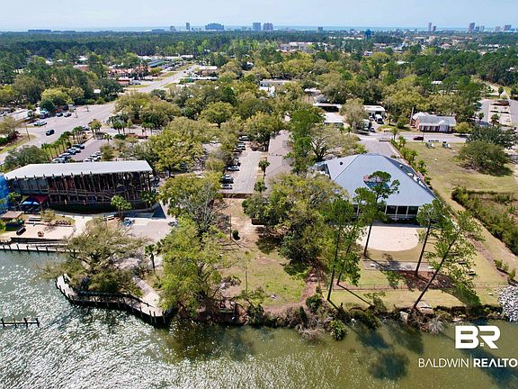 3rd image of 226 W Canal Dr #8