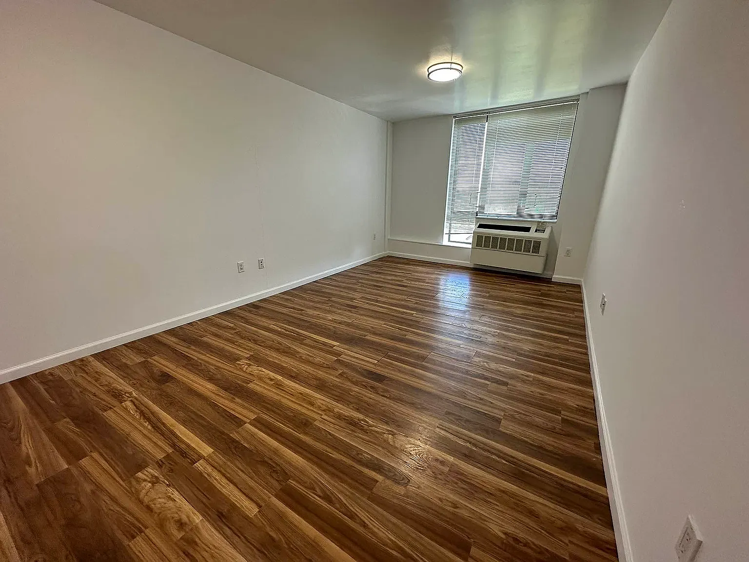 2763 Morris Avenue — Photo 3