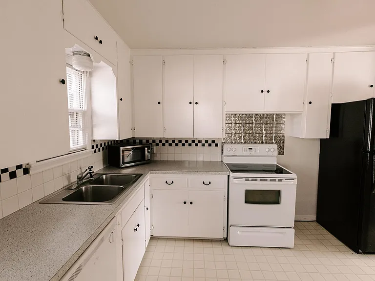 4807 S Detroit Ave — Photo 9