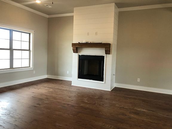 5th image of 2201 Brook Ln