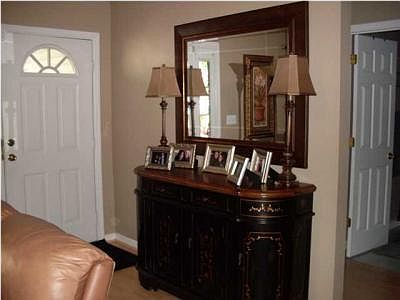 3rd image of 699 Colony Cir