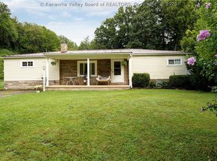 458 Midway Rd, Alum Creek, WV 25003