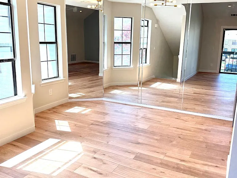 1511 Pebble Pl — Photo 4