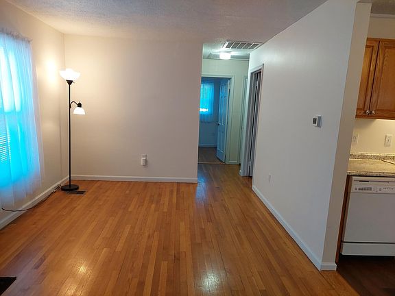 5th image of 4 Upper Dr