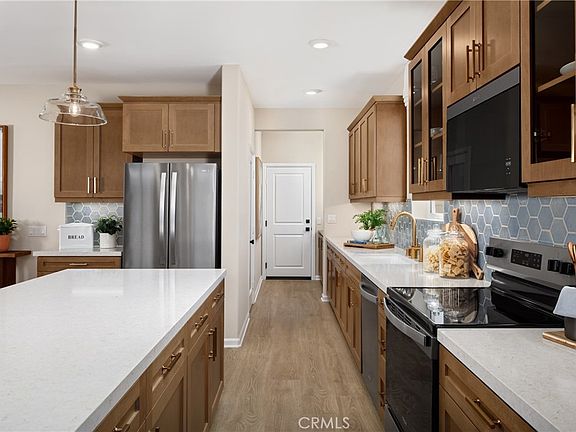 3rd image of 8412 Tamarack St