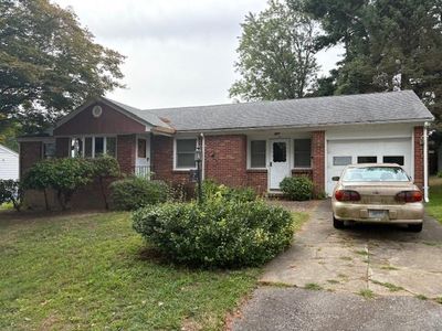 44 Valente Dr, Cranston, RI, 02920