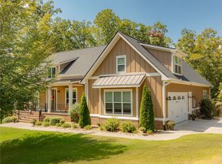 555 Riverstead Dr, Marietta, SC 29661