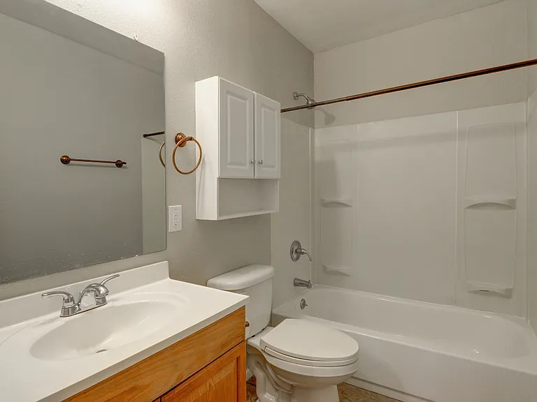 519 W 13th St — Photo 14