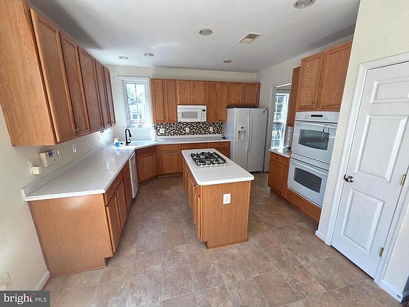 5th image of 15563 Kelley Farm Ct