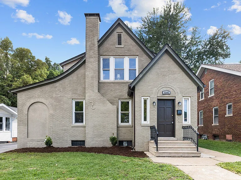 3202 W Main St — Photo 2